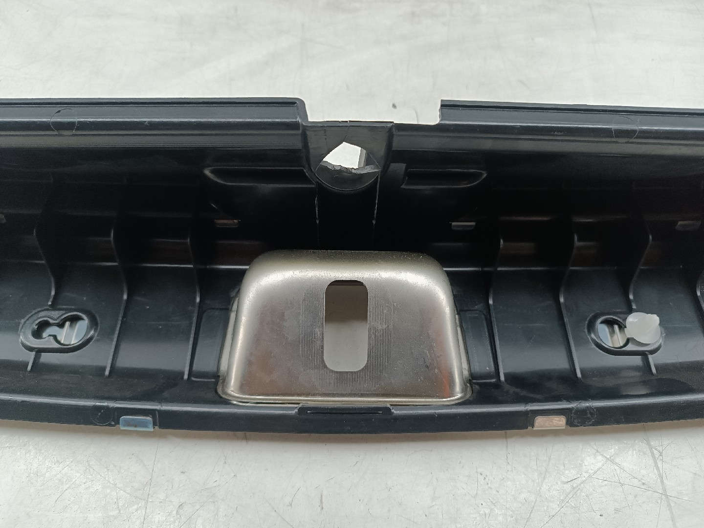 Acabamento de mala MERCEDES-BENZ C-CLASS (W205) | 13 -  Imagem-2