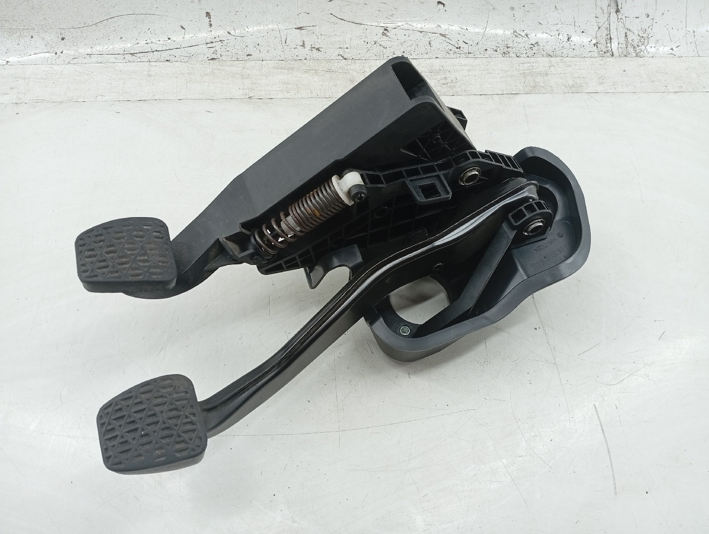 CONJUNTO DE PEDAIS MERCEDES-BENZ C-CLASS (W205) | 13 -  Imagem-1