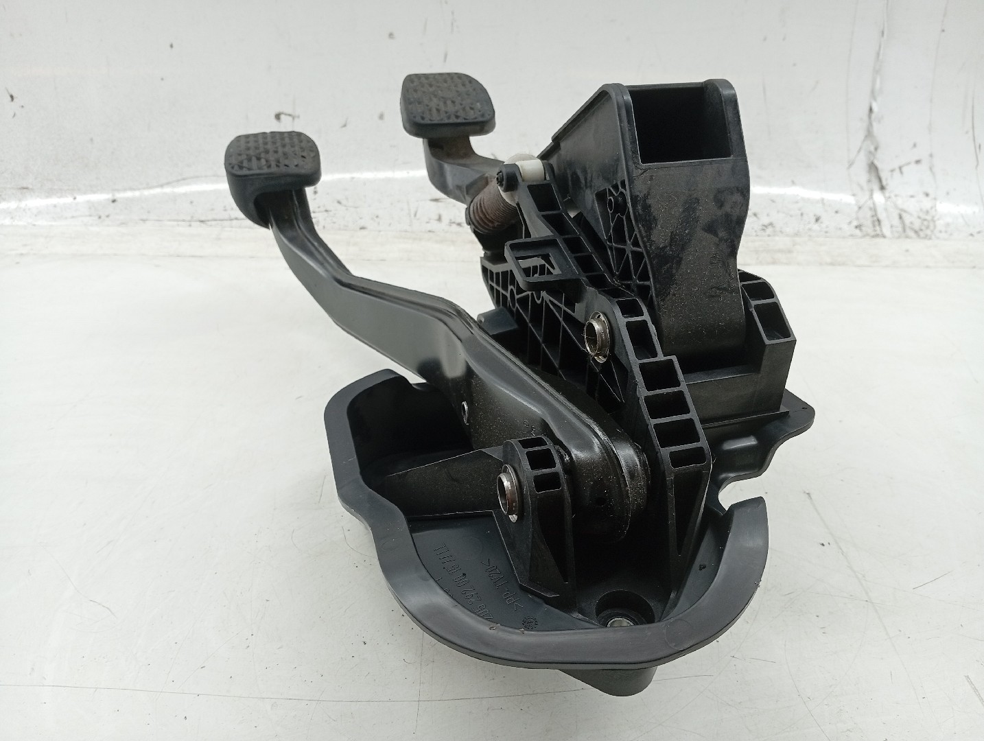 CONJUNTO DE PEDAIS MERCEDES-BENZ C-CLASS (W205) | 13 -  Imagem-2