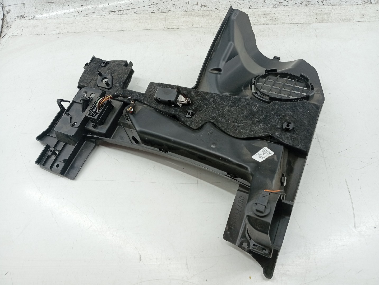 Acabamento inferior do tablier MERCEDES-BENZ C-CLASS (W205) | 13 -  Imagem-2