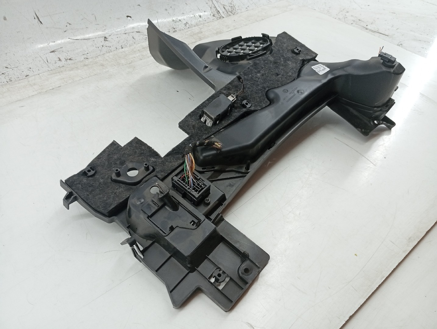 Acabamento inferior do tablier MERCEDES-BENZ C-CLASS (W205) | 13 -  Imagem-3