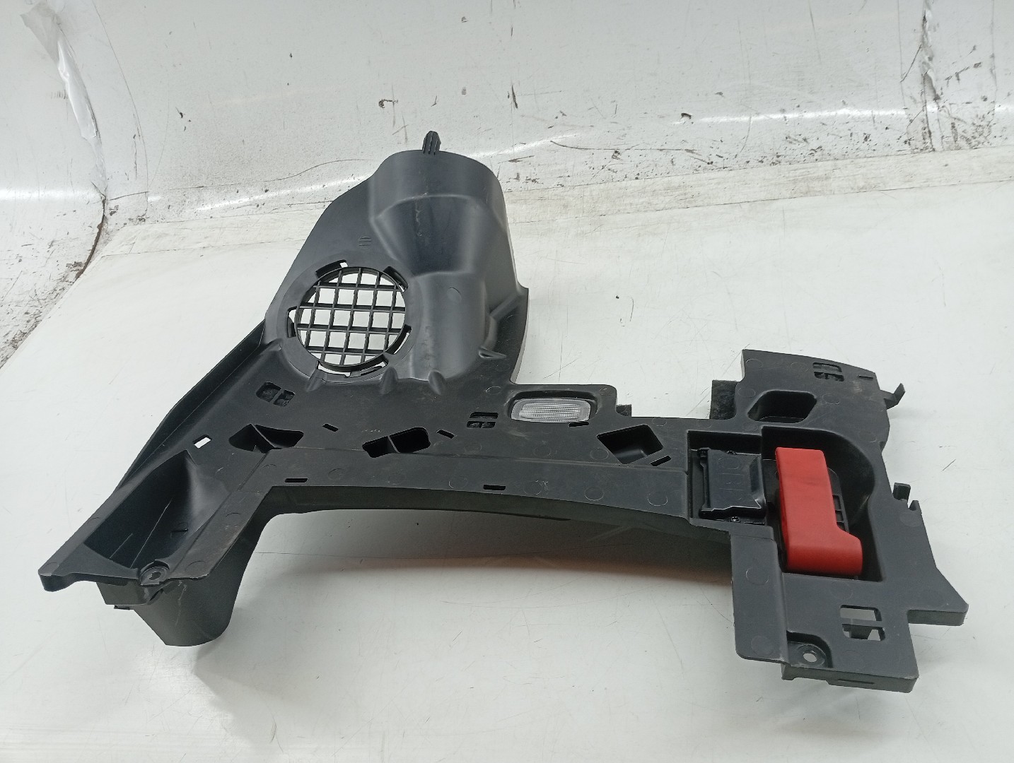 Acabamento inferior do tablier MERCEDES-BENZ C-CLASS (W205) | 13 -  Imagem-5