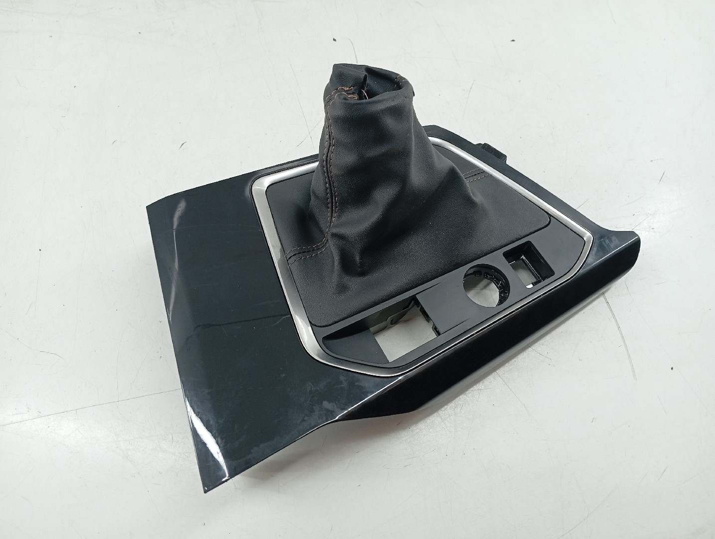 Moldura de fole de mudanças PEUGEOT 3008 SUV (M_) | 16 - 