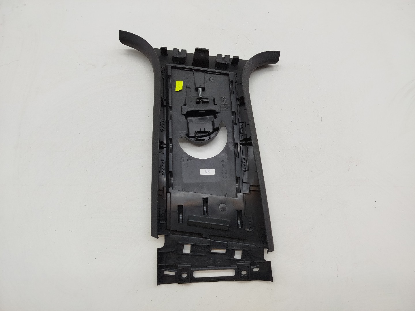 Moldura de pilar B direita PEUGEOT 3008 SUV (M_) | 16 -  Imagem-1
