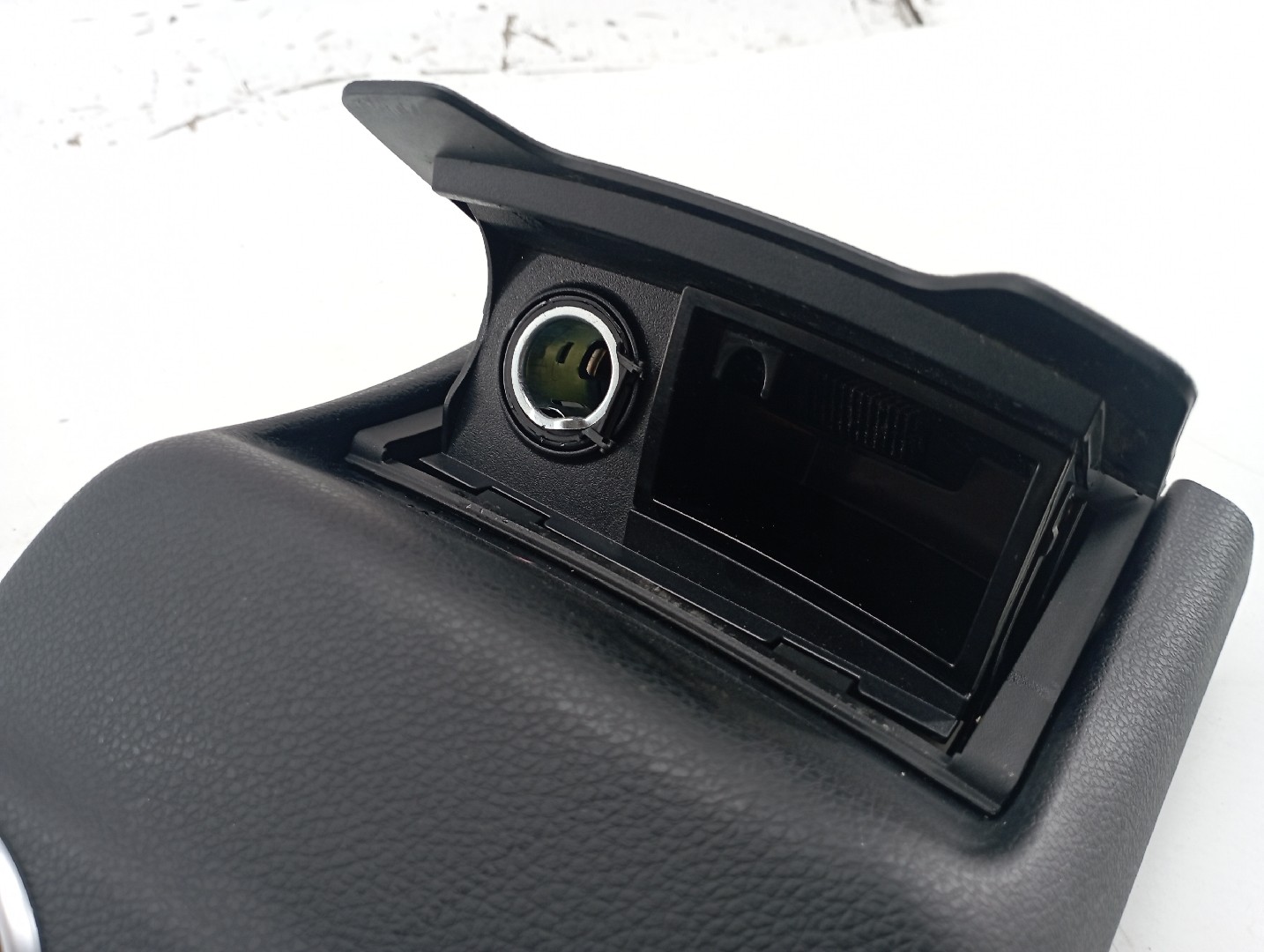 Consola central com difusor de ar MERCEDES-BENZ C-CLASS (W205) | 13 -  Imagem-1