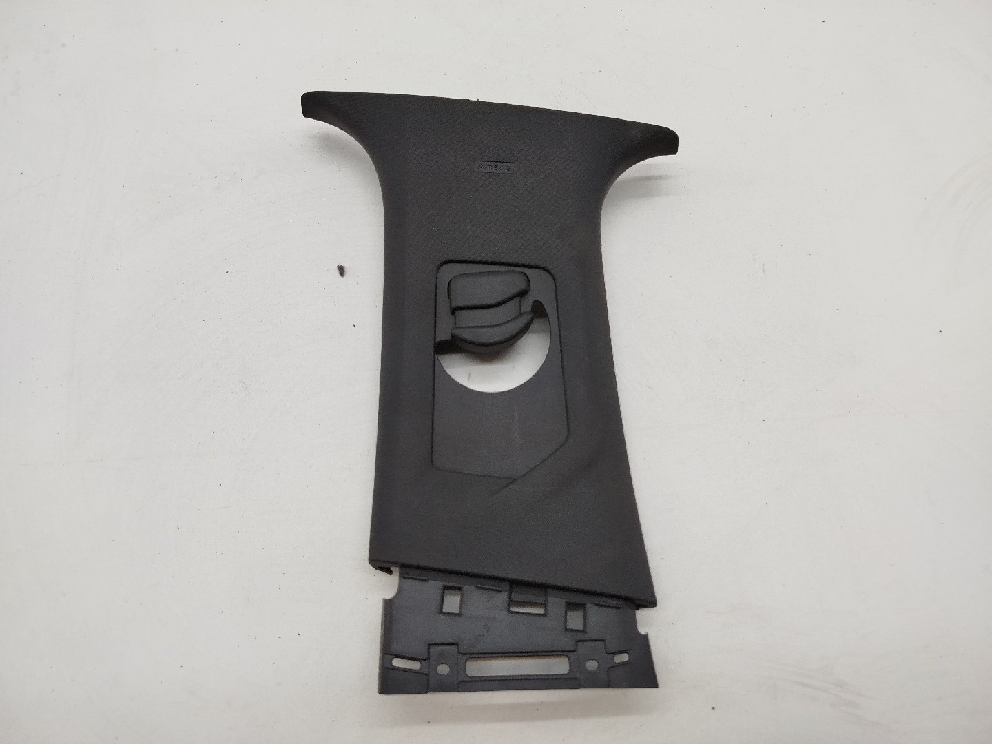 Moldura de pilar C esquerda PEUGEOT 5008 II | 16 - 