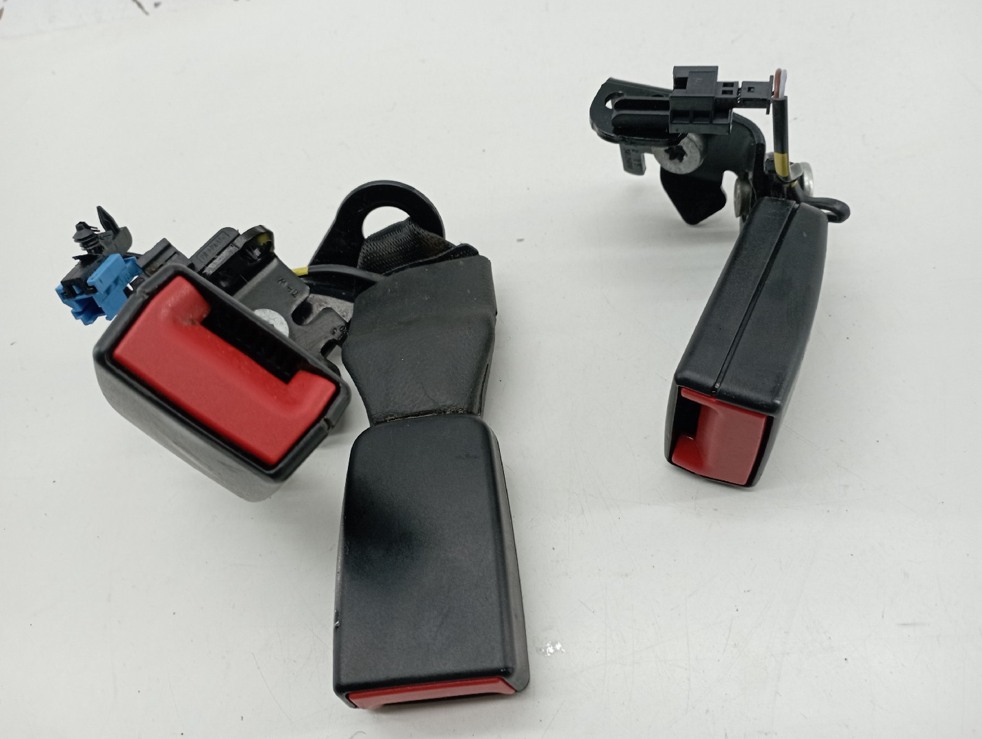 Encaixe do cinto MERCEDES-BENZ C-CLASS (W205) | 13 -  Imagem-3