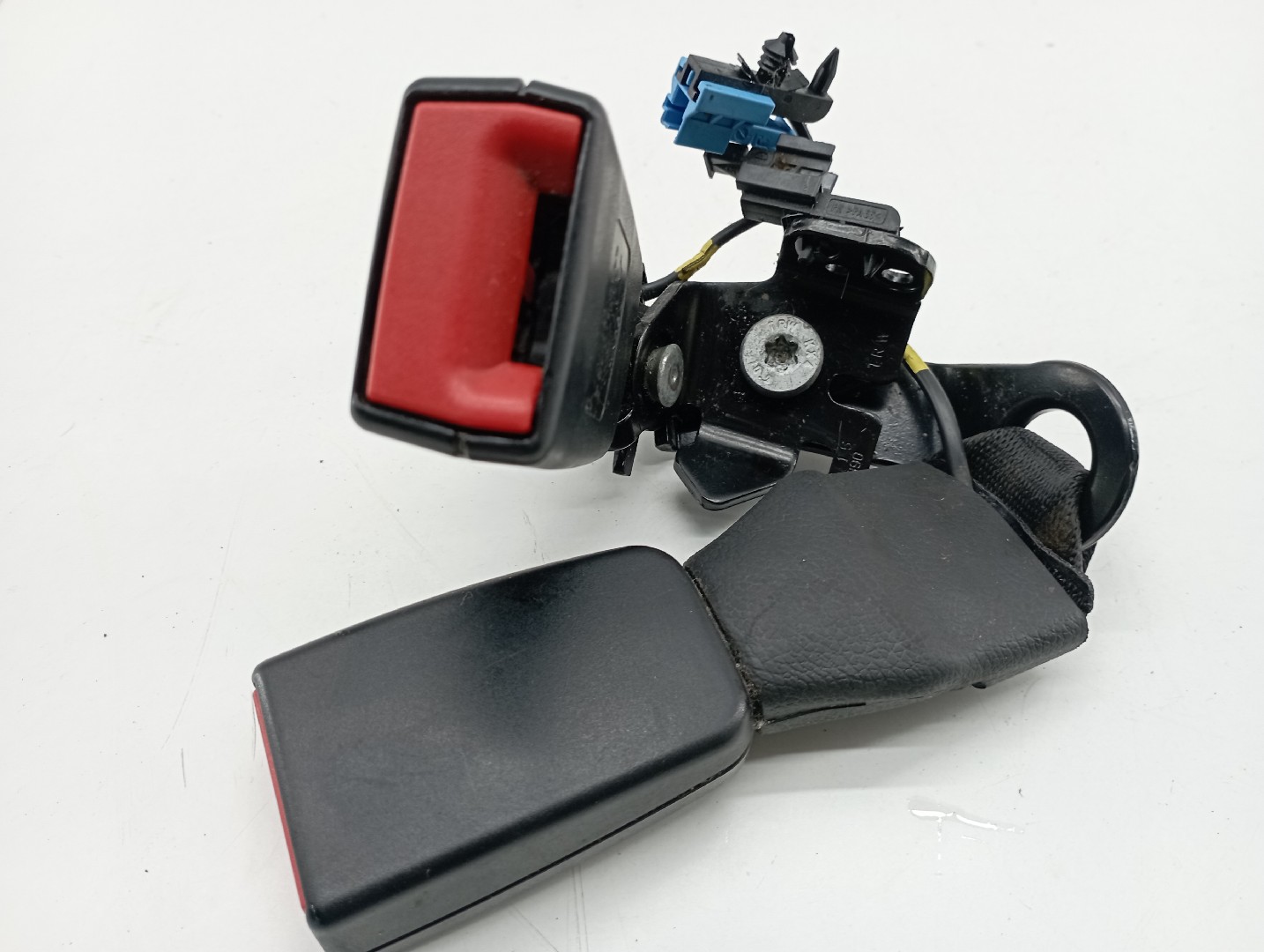 Encaixe do cinto MERCEDES-BENZ C-CLASS (W205) | 13 -  Imagem-7