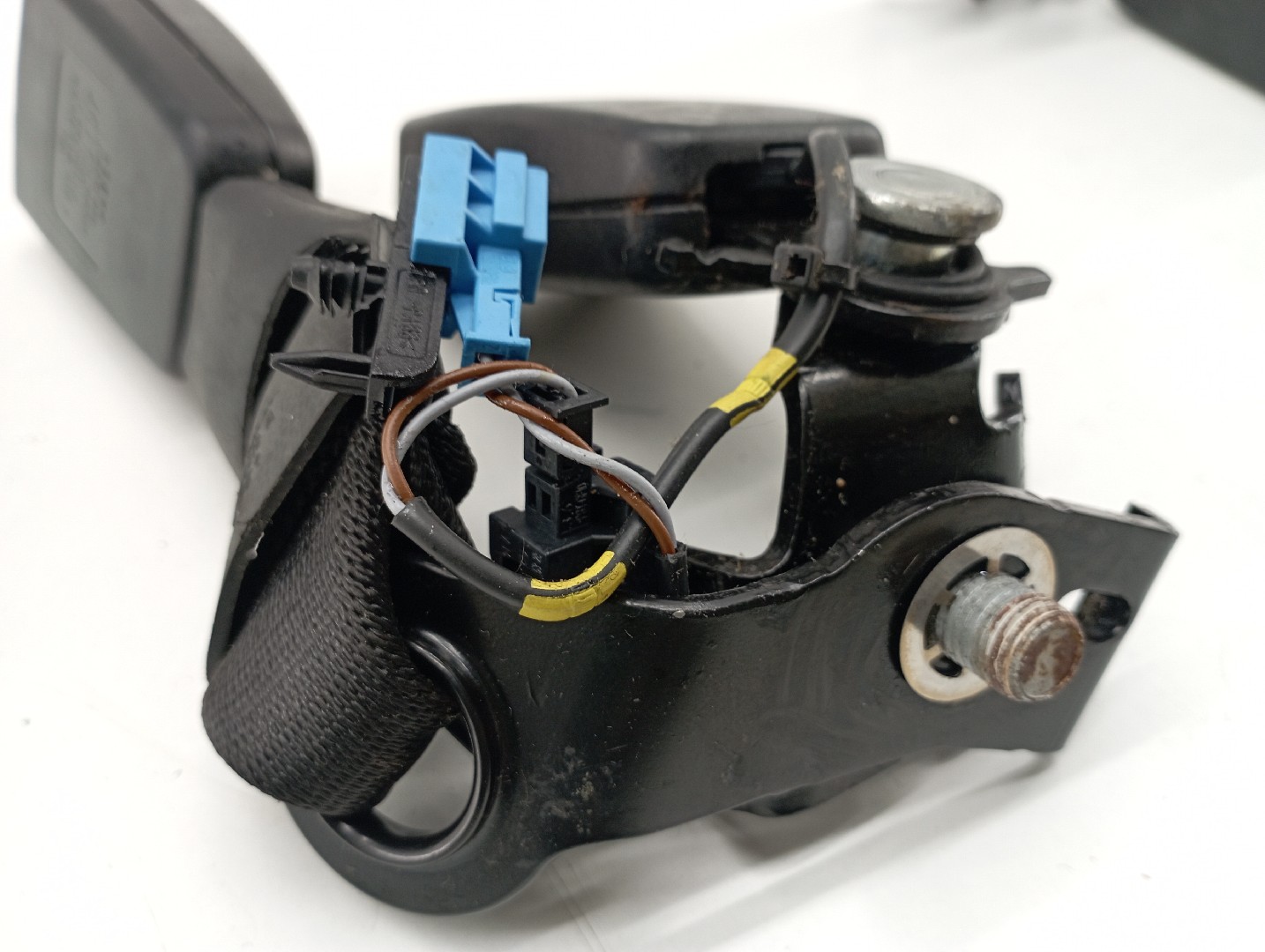 Encaixe do cinto MERCEDES-BENZ C-CLASS (W205) | 13 -  Imagem-11