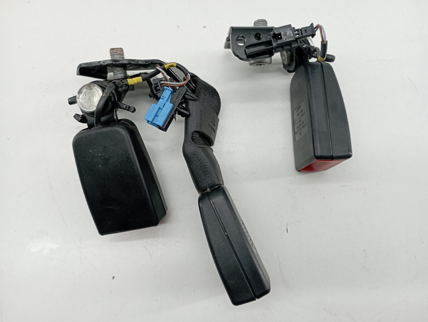 Encaixe do cinto MERCEDES-BENZ C-CLASS (W205) | 13 -  Imagem-10