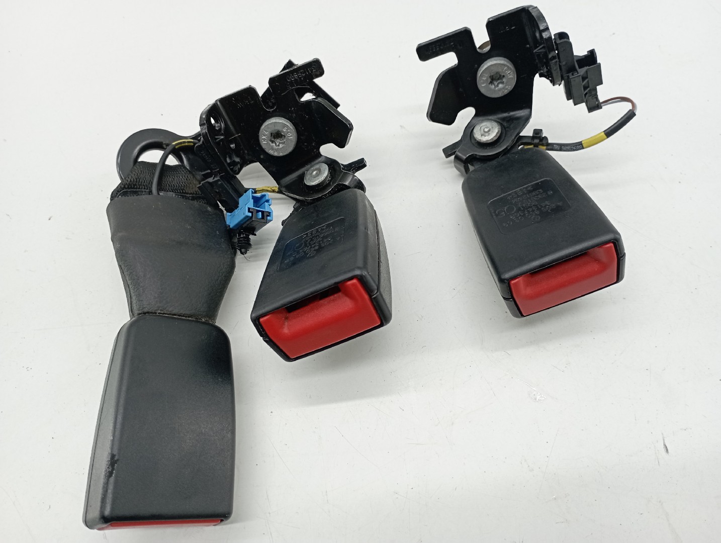 Encaixe do cinto MERCEDES-BENZ C-CLASS (W205) | 13 -  Imagem-12