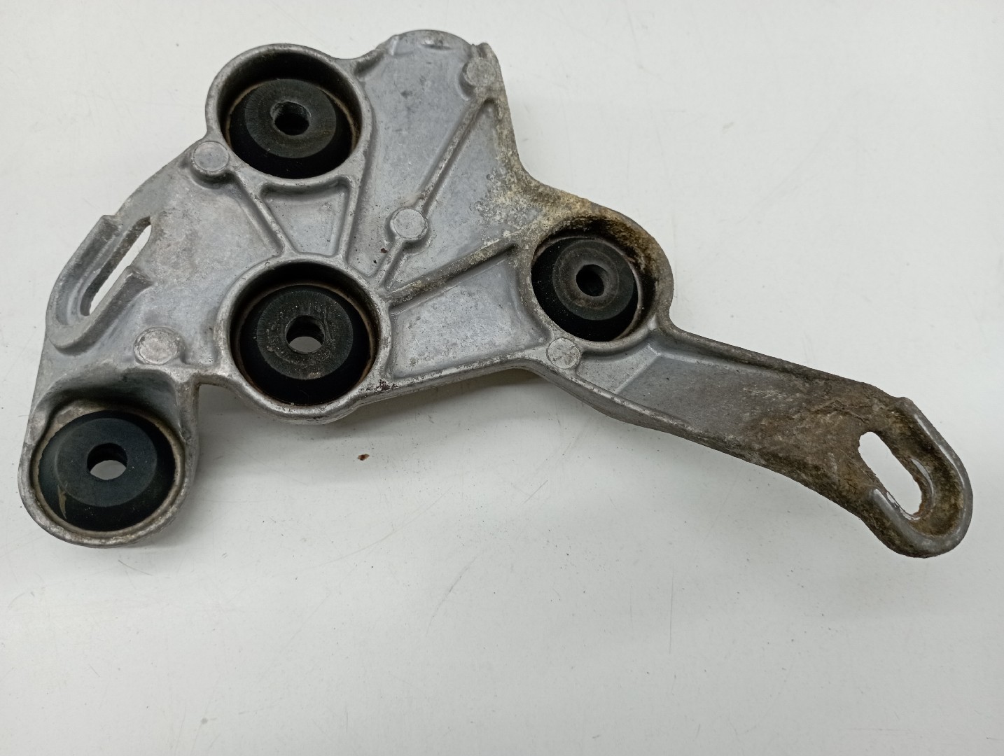 Suporte de ABS MERCEDES-BENZ C-CLASS (W205) | 13 - 