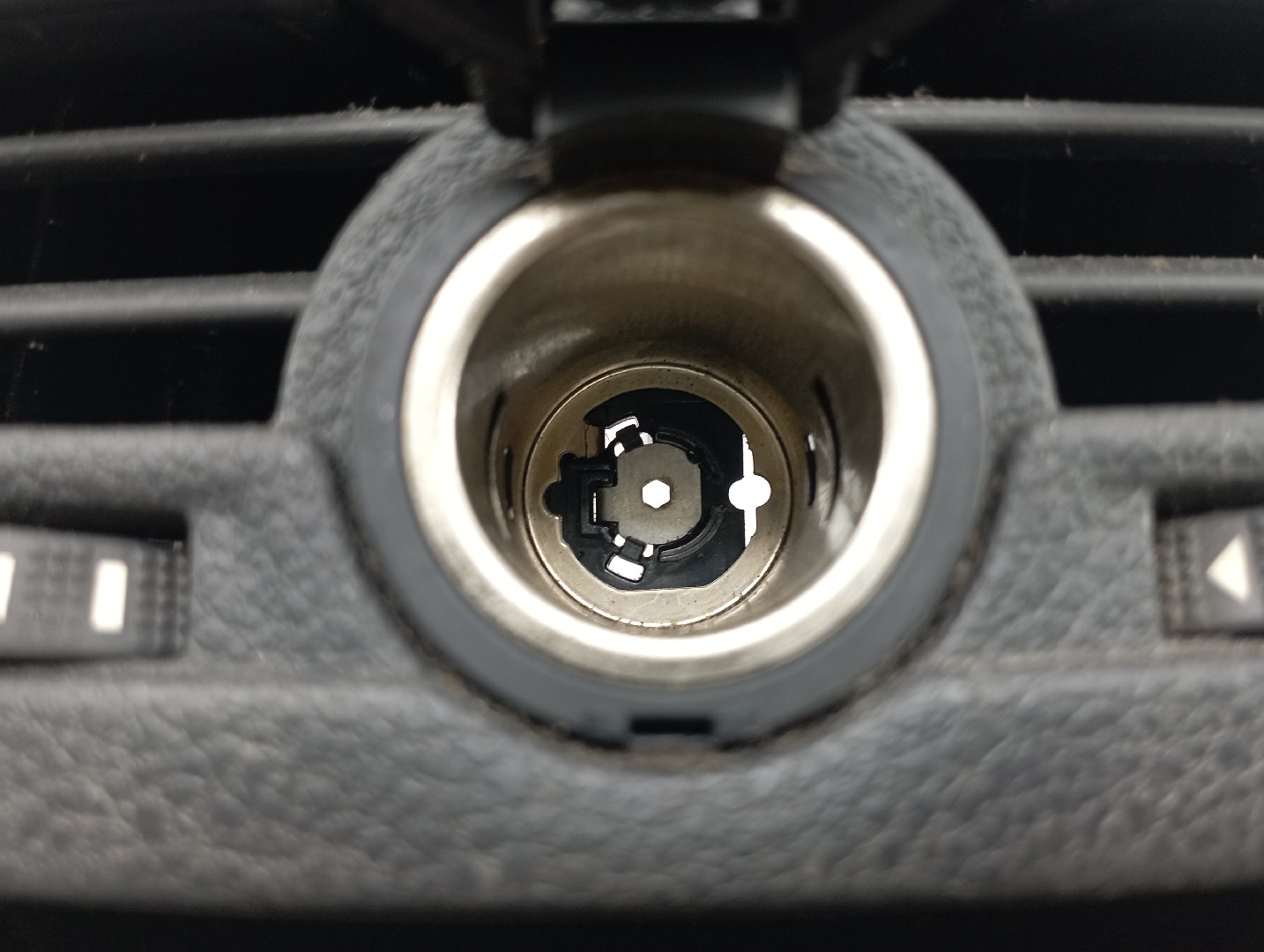 Difusor de ar PEUGEOT 508 SW I (8E_) | 10 - 18 Imagem-9