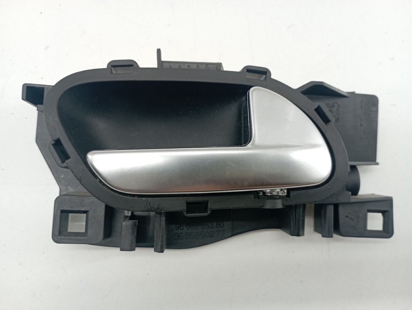 Puxador interior de porta frente direita PEUGEOT 508 SW I (8E_) | 10 - 18