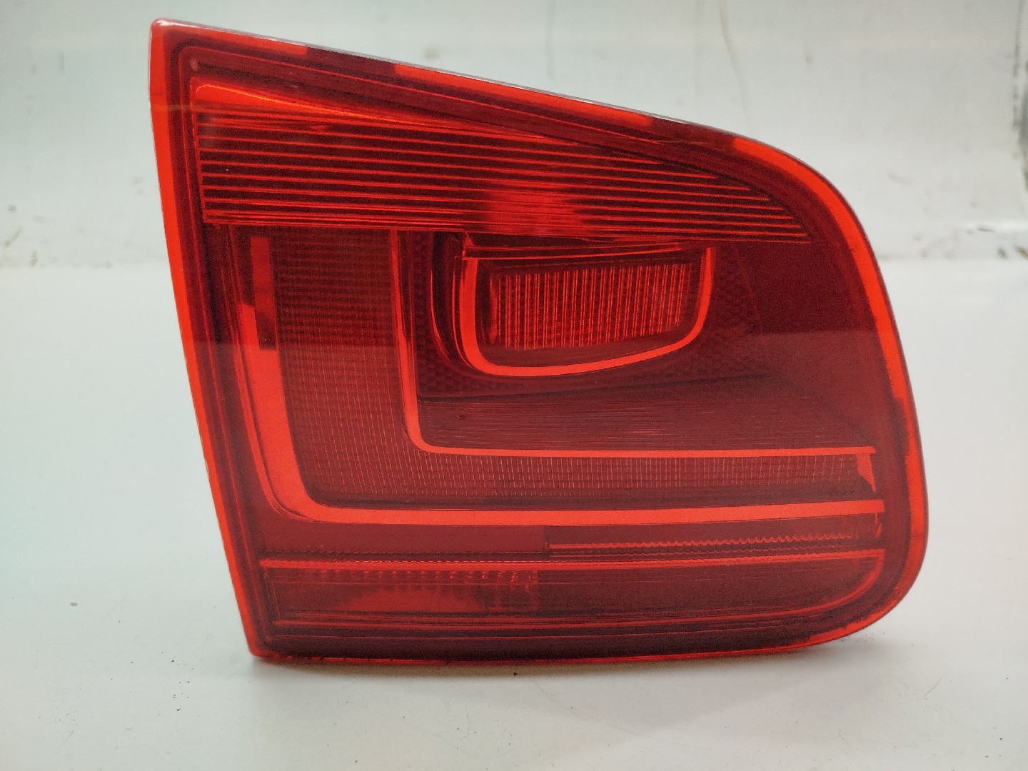 Farolim da Mala Esquerdo VOLKSWAGEN TIGUAN (5N_) | 07 - 18