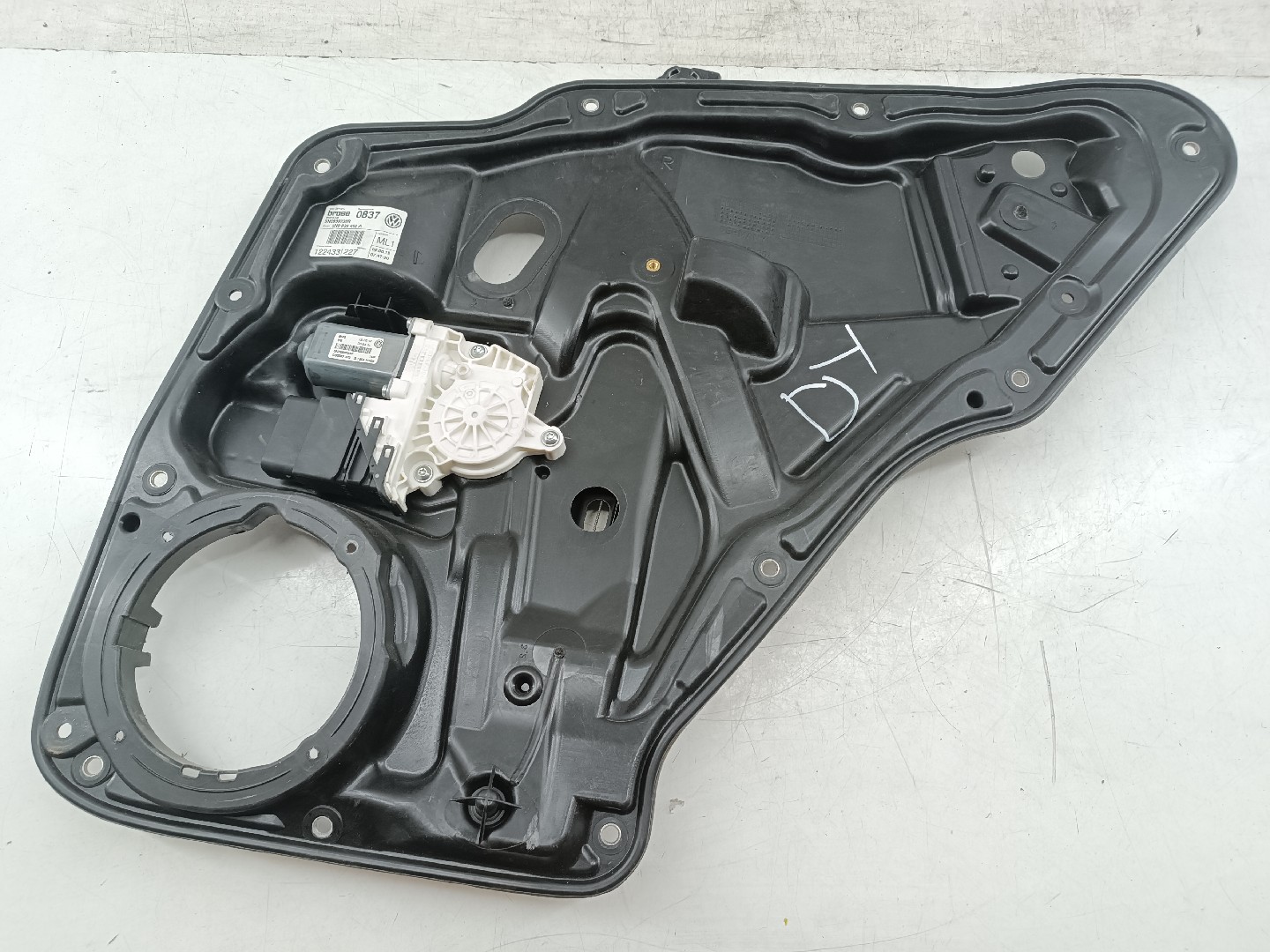 Motor e elevador de vidro trás direito VOLKSWAGEN TIGUAN (5N_) | 07 - 18 Imagem-6