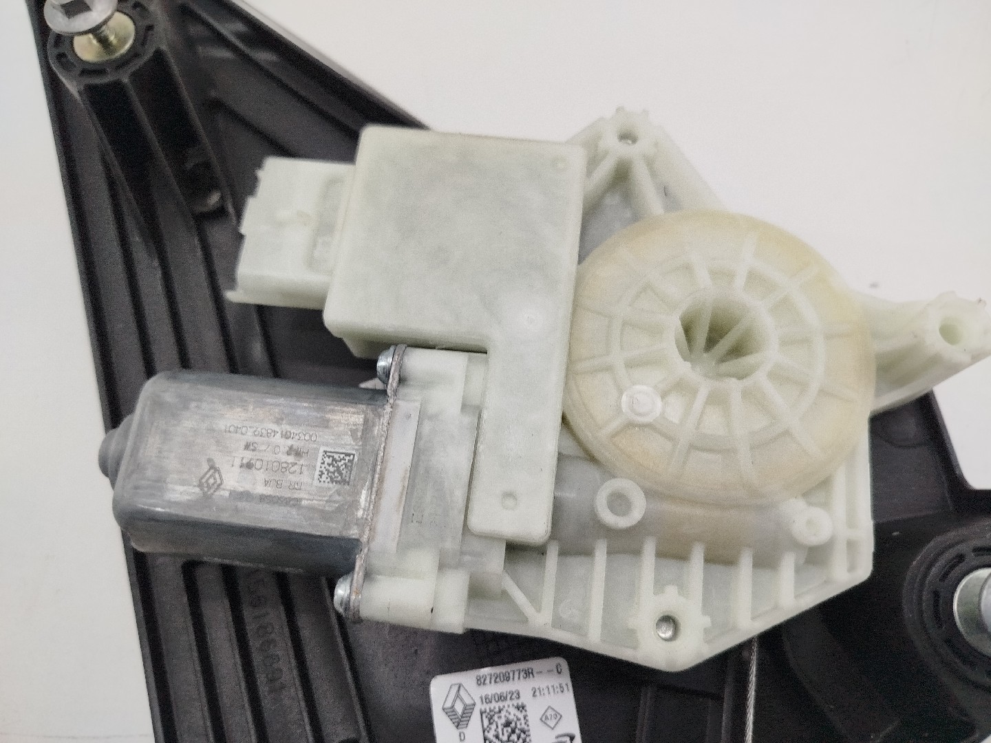 Motor e elevador de vidro trás direito RENAULT CLIO IV (BH_) | 12 -  Imagem-2
