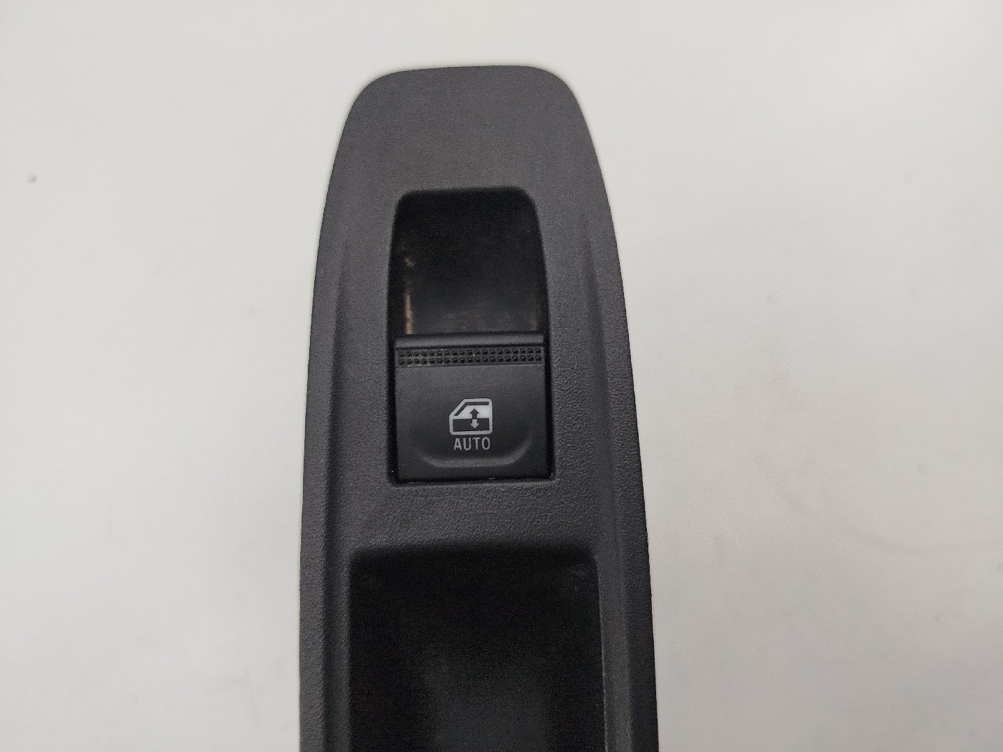 Comutador de vidro traseiro direito RENAULT CLIO IV (BH_) | 12 - 