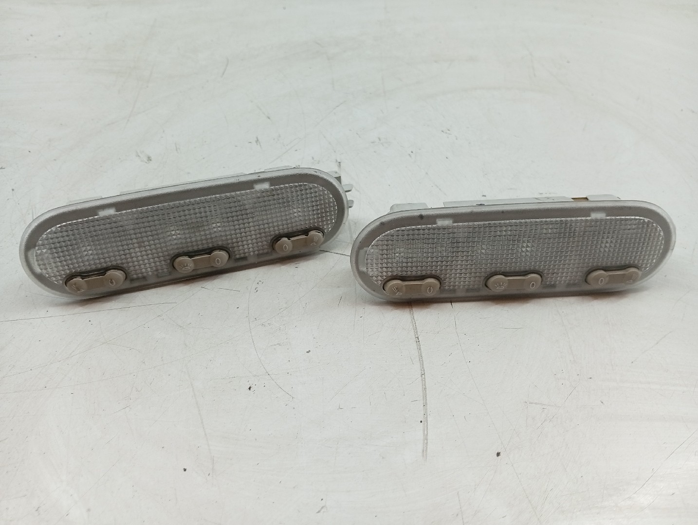 Luz interior RENAULT MEGANE II (BM0/1_, CM0/1_) | 01 - 12