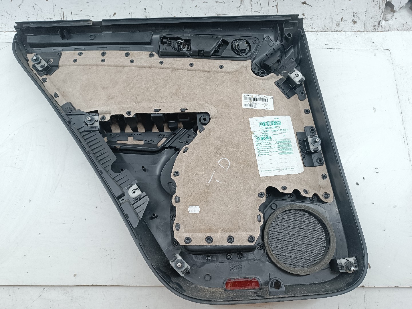 Quartela de porta trás direita VOLKSWAGEN TIGUAN (5N_) | 07 - 18