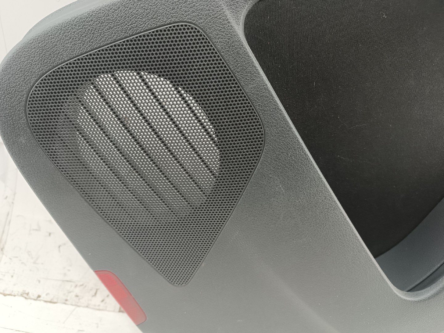 Quartela de porta trás direita VOLKSWAGEN TIGUAN (5N_) | 07 - 18 Imagem-4