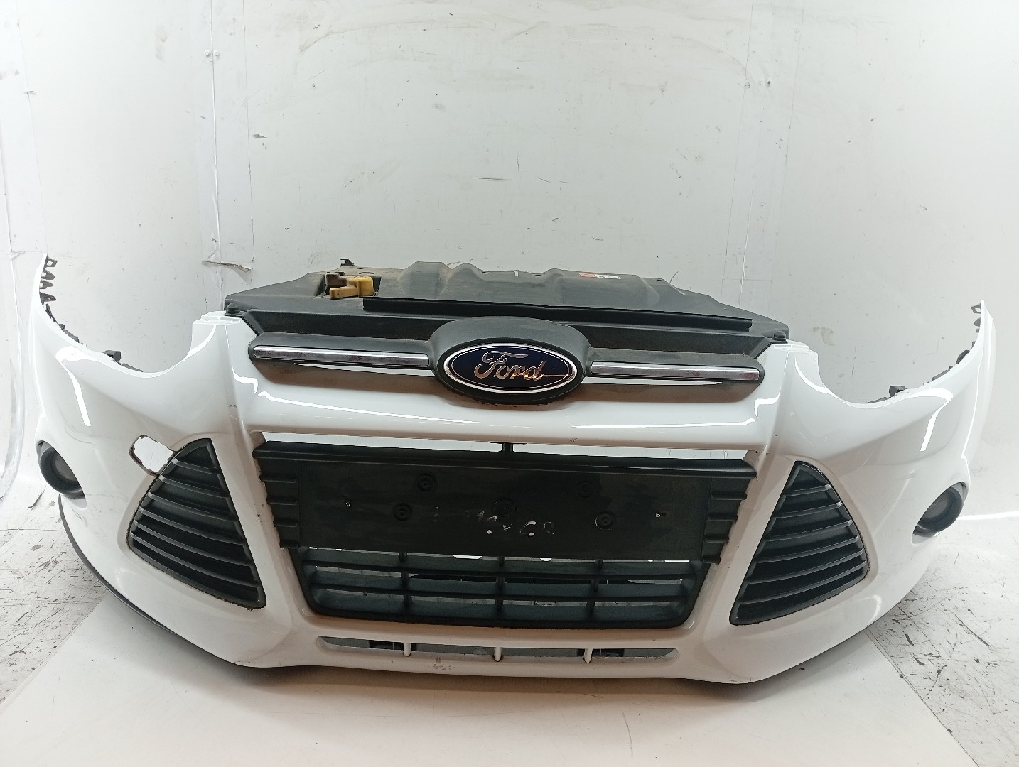 Paragolpes Delantero FORD FOCUS III Caixa/Hatchback | 11 - 