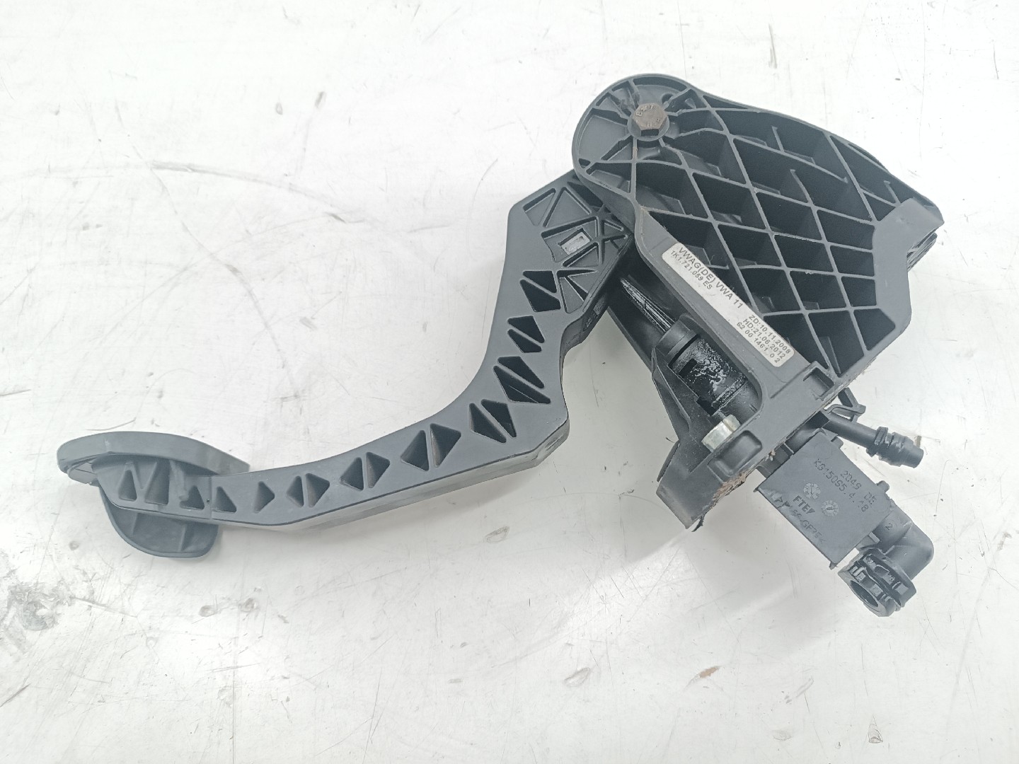 Pedal de embraiagem SKODA OCTAVIA II (1Z3) | 04 - 13