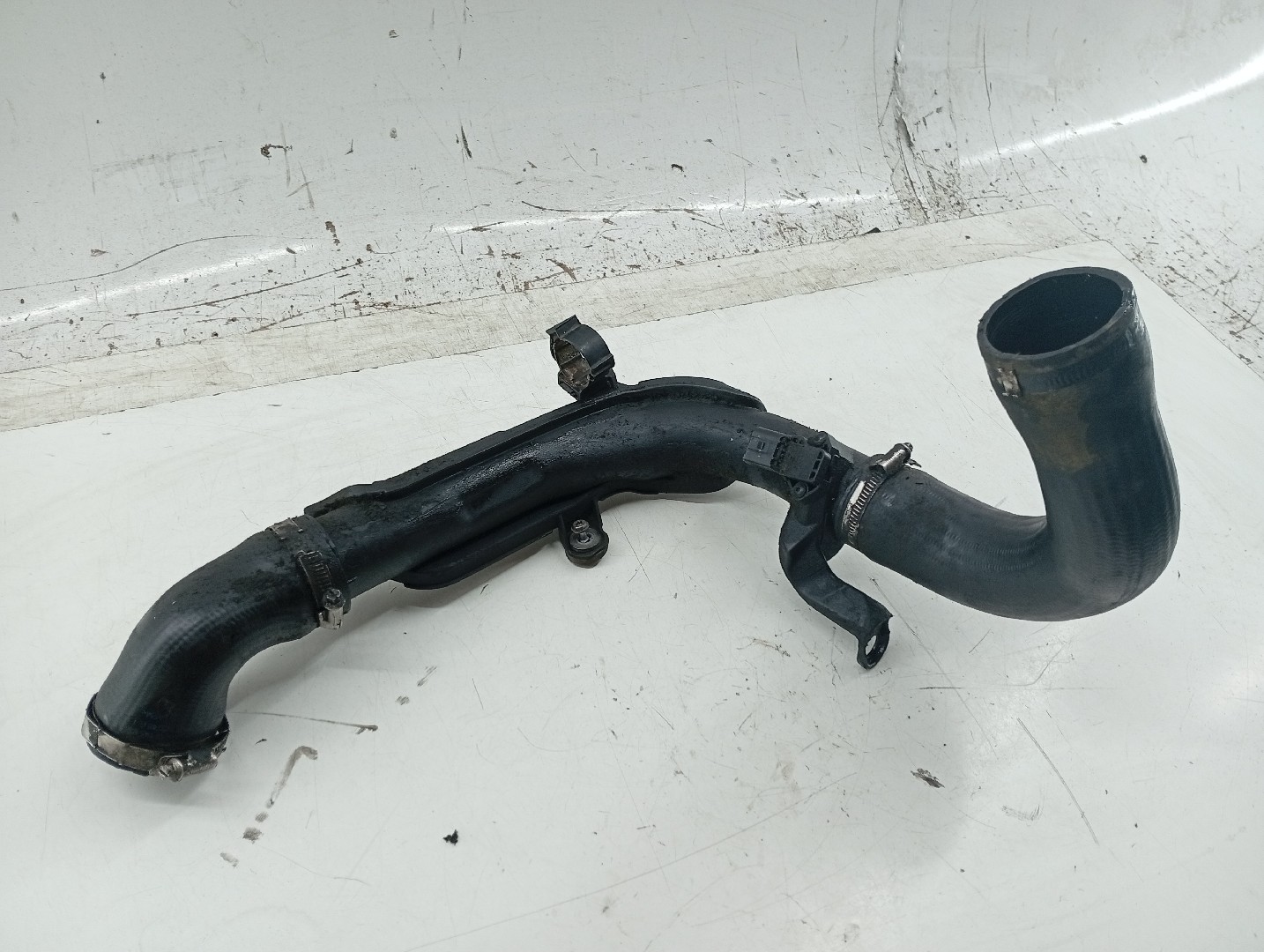 Tubagem do Intercooler SKODA OCTAVIA II (1Z3) | 04 - 13 Imagem-2