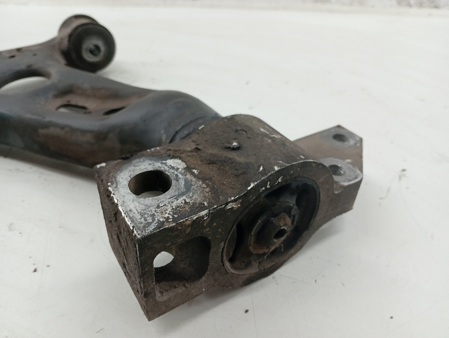 Braço de Suspensão da Roda Esquerda SKODA OCTAVIA II (1Z3) | 04 - 13 Imagem-2