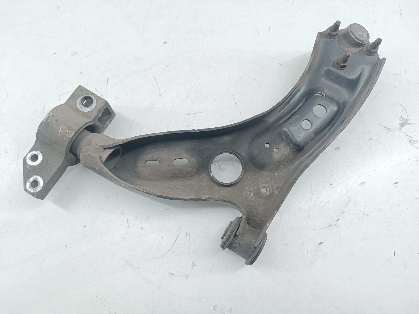 Braço de suspensão frente direito SKODA OCTAVIA II (1Z3) | 04 - 13