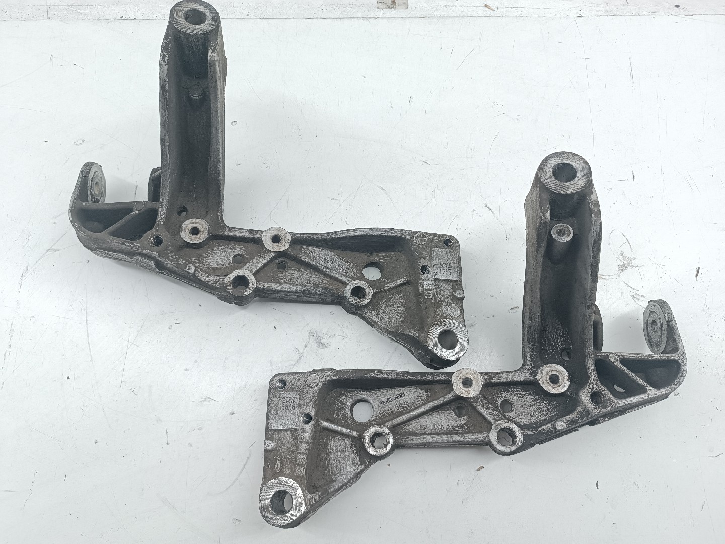 Suporte inferior do Charriot SKODA OCTAVIA II (1Z3) | 04 - 13