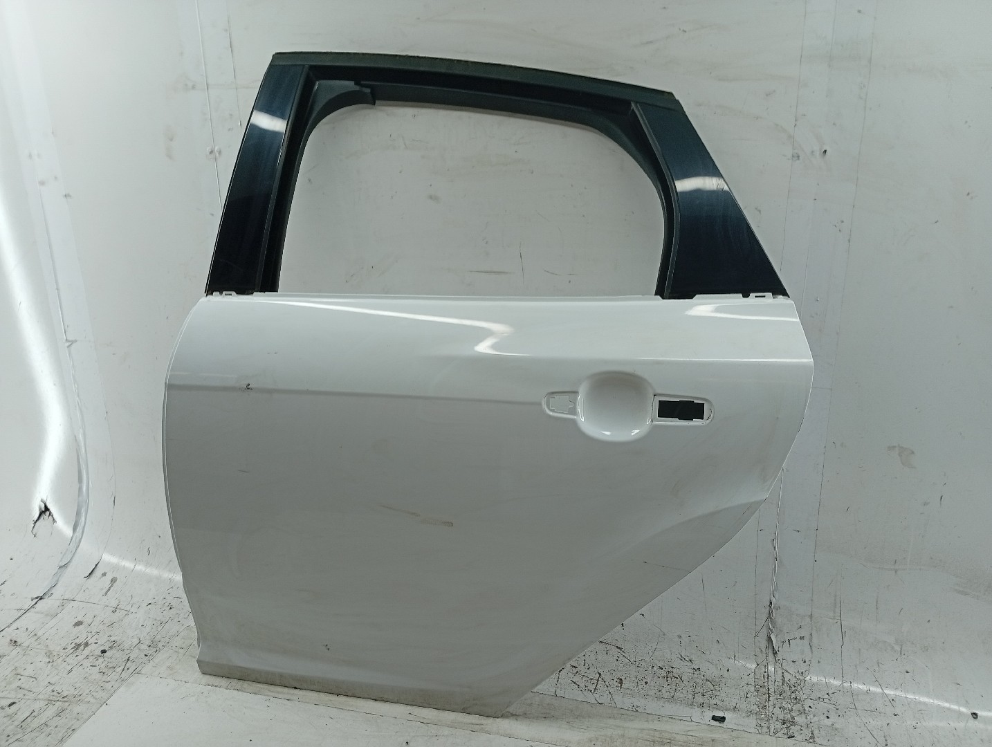 Rear Door Left FORD FOCUS III Caixa/Hatchback | 11 -  Imagem-1