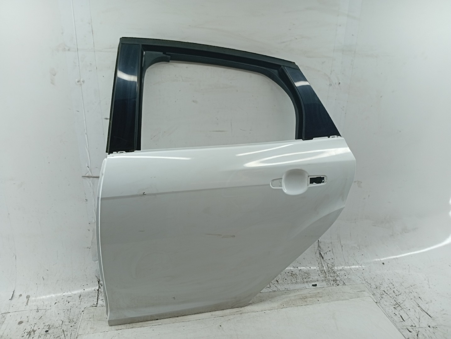 Rear Door Left FORD FOCUS III Caixa/Hatchback | 11 -  Imagem-3
