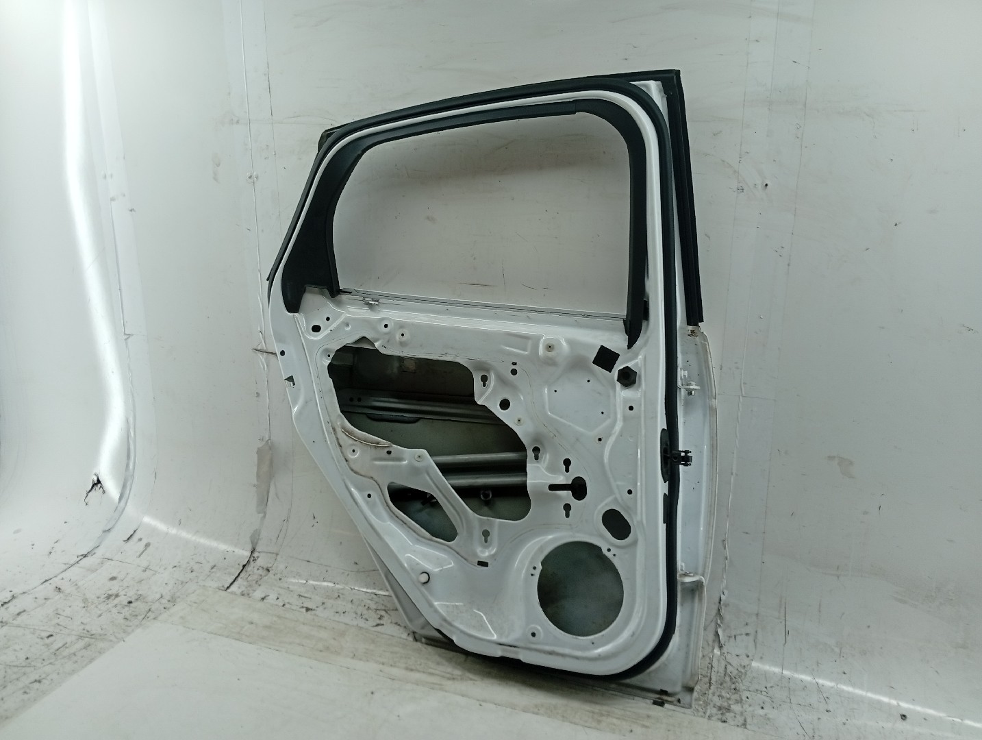 Rear Door Left FORD FOCUS III Caixa/Hatchback | 11 -  Imagem-6