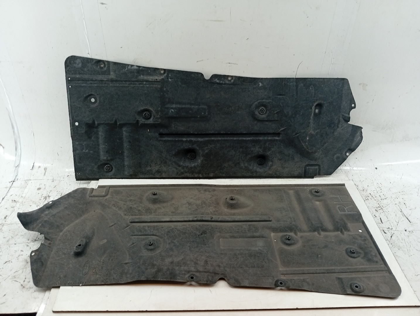 Proteção inferior de carroçaria FORD FOCUS III Caixa/Hatchback | 11 - 