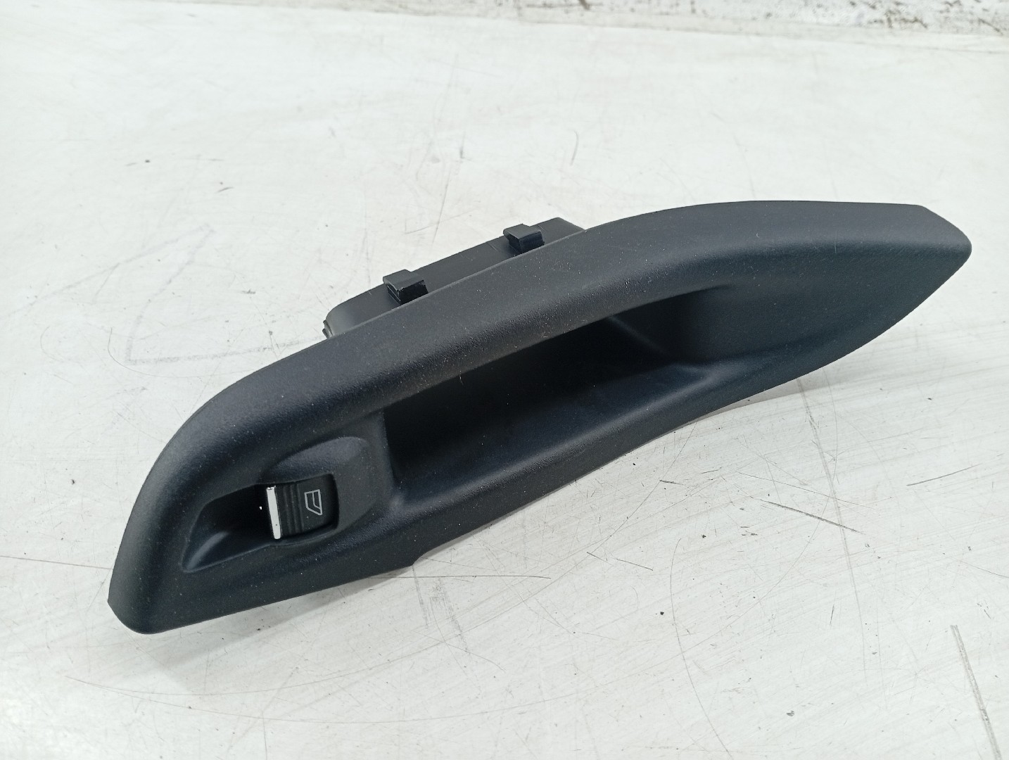 Interruptor Vidros Tras Esquerdo FORD FOCUS III Caixa/Hatchback | 11 - 