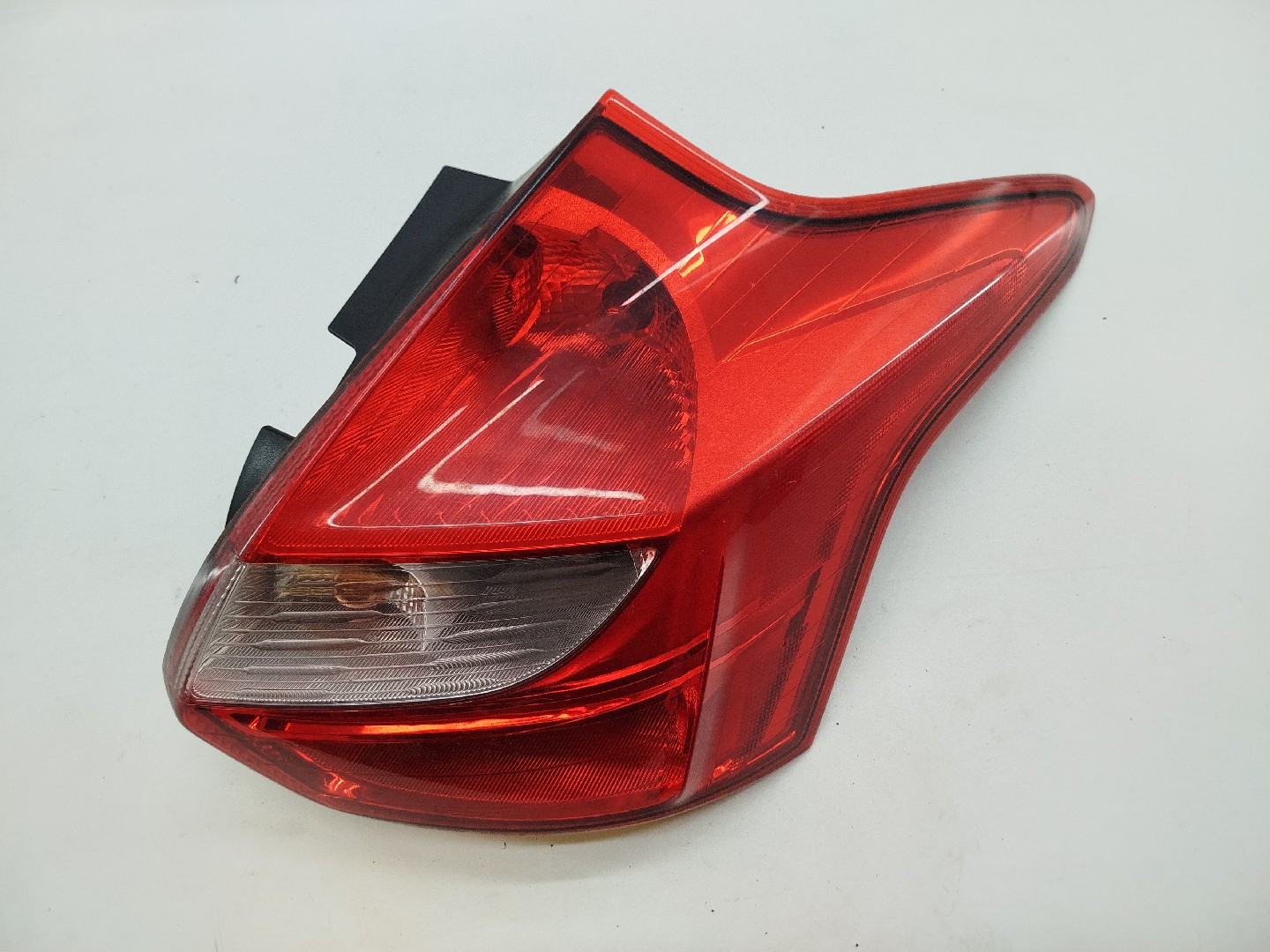 Farolim Stop Direito FORD FOCUS III Caixa/Hatchback | 11 - 
