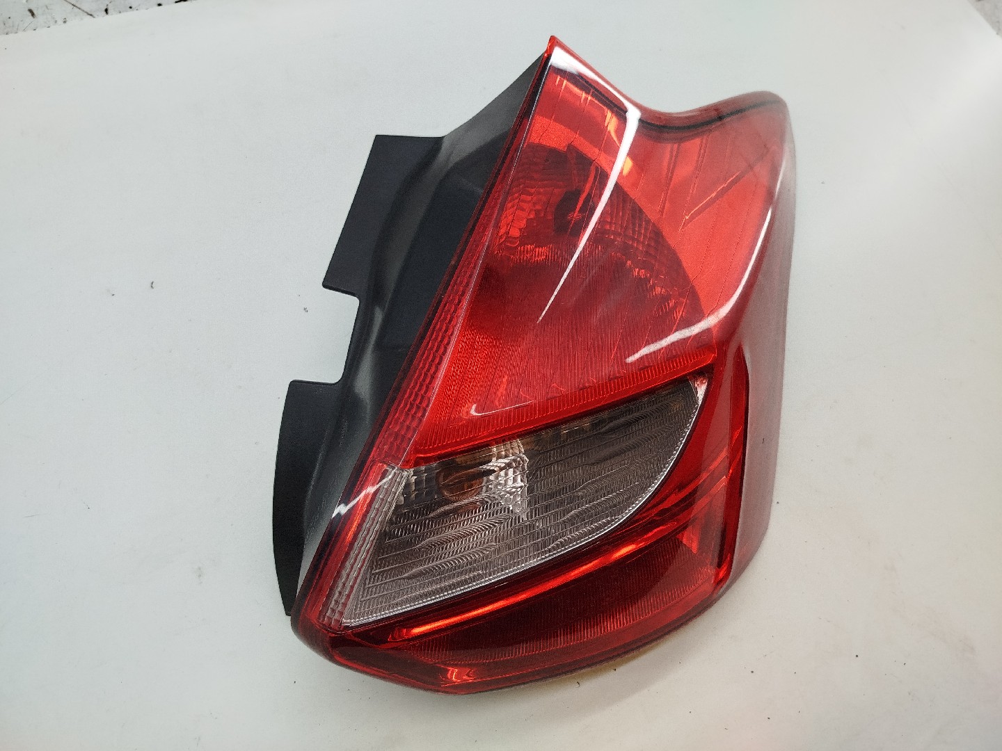 Farolim Stop Direito FORD FOCUS III Caixa/Hatchback | 11 -  Imagem-1
