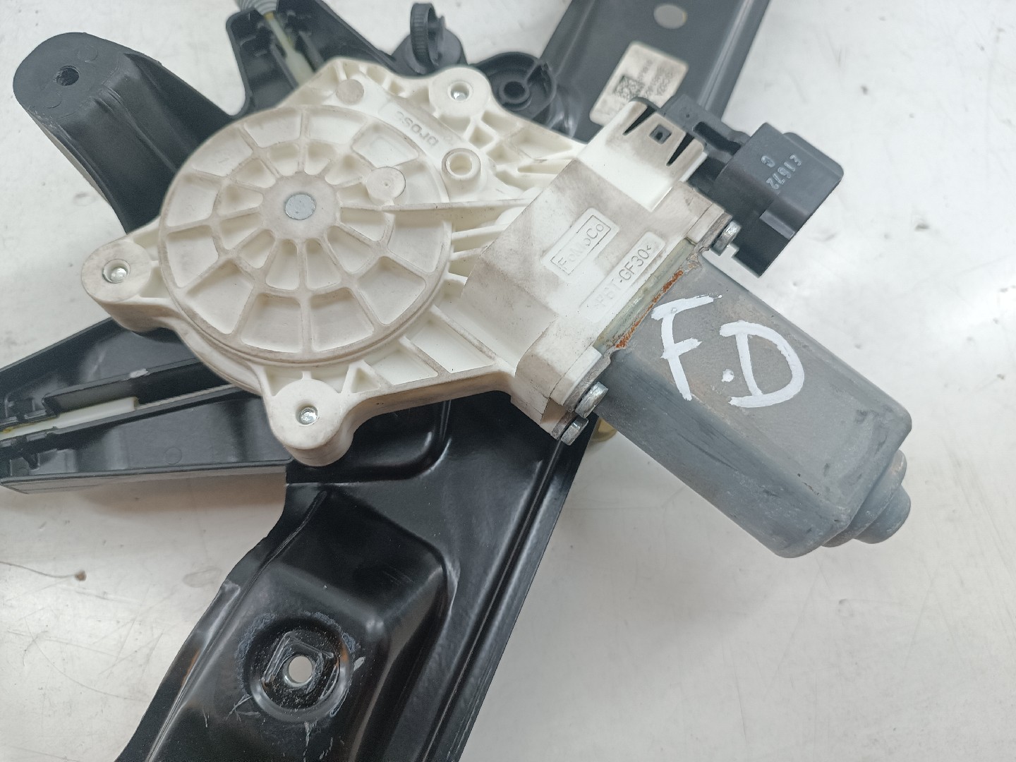 Motor e elevador de vidro frente direito FORD FOCUS III Caixa/Hatchback | 11 -  Imagem-3