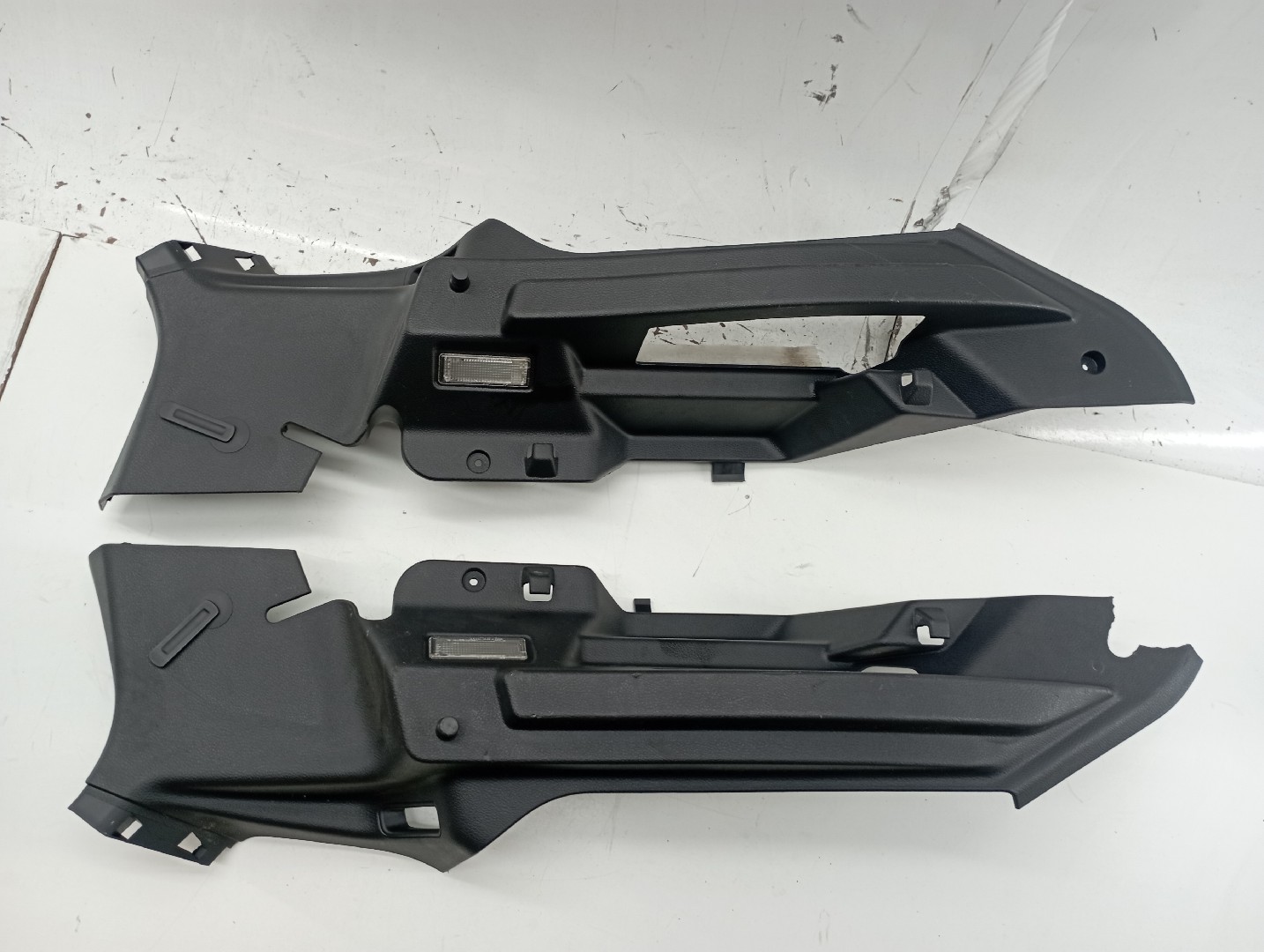 Acabamento esq/drt de mala(plásticos) FORD FOCUS III Caixa/Hatchback | 11 -  Imagem-6