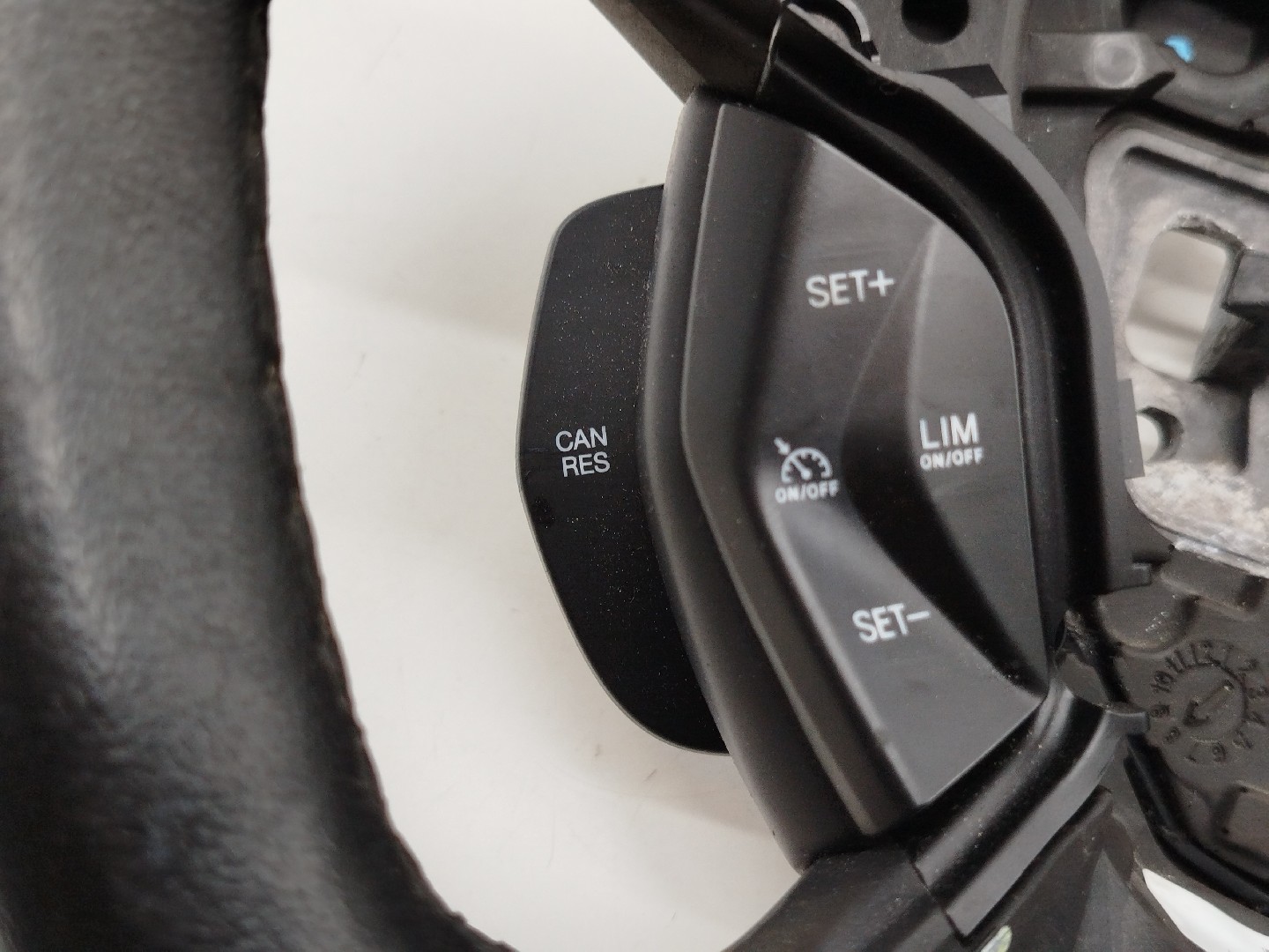 steering wheel FORD FOCUS III Caixa/Hatchback | 11 -  Imagem-2