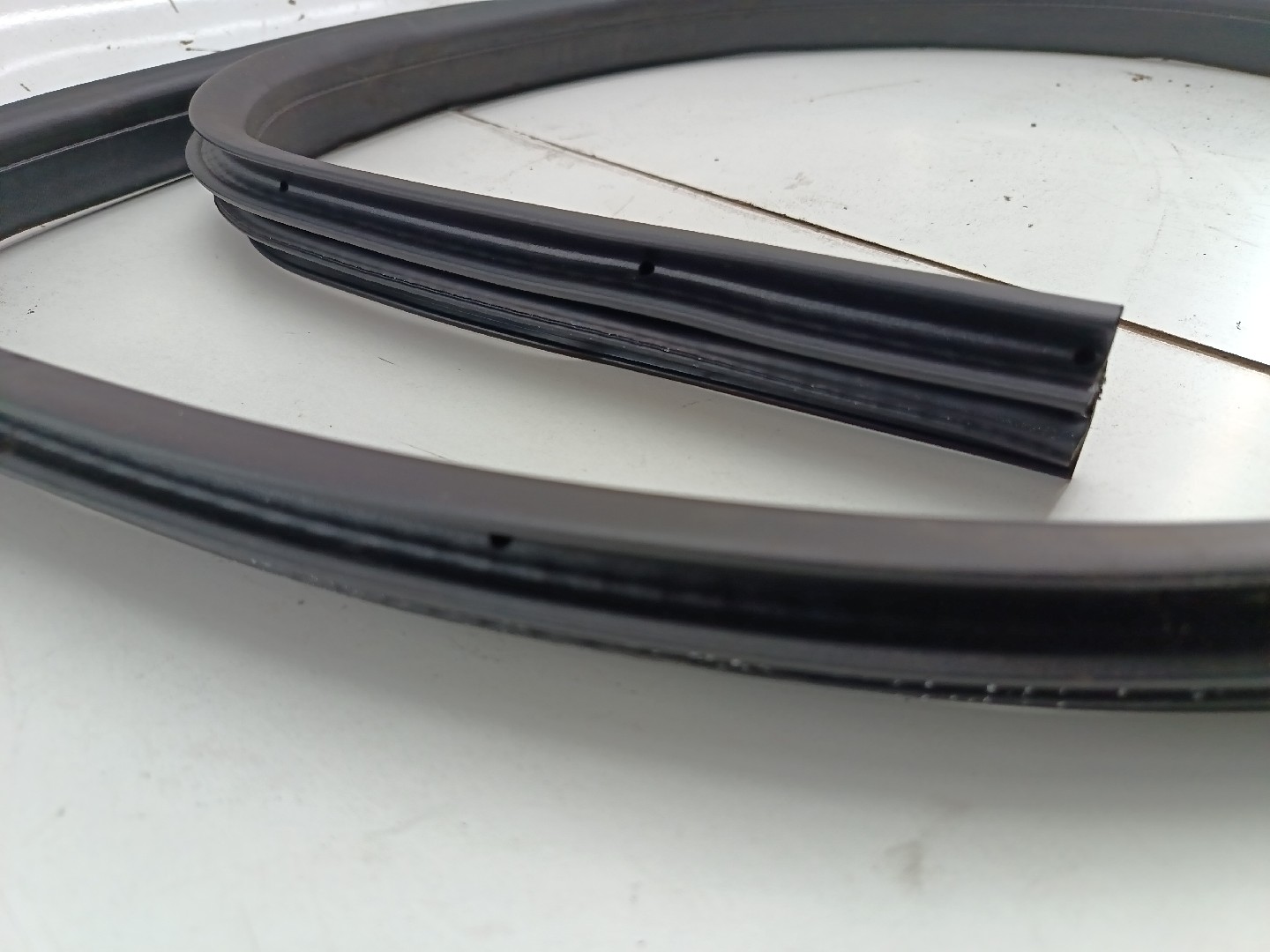 Borracha Porta Frente Direito FORD FOCUS III Caixa/Hatchback | 11 -  Imagem-1