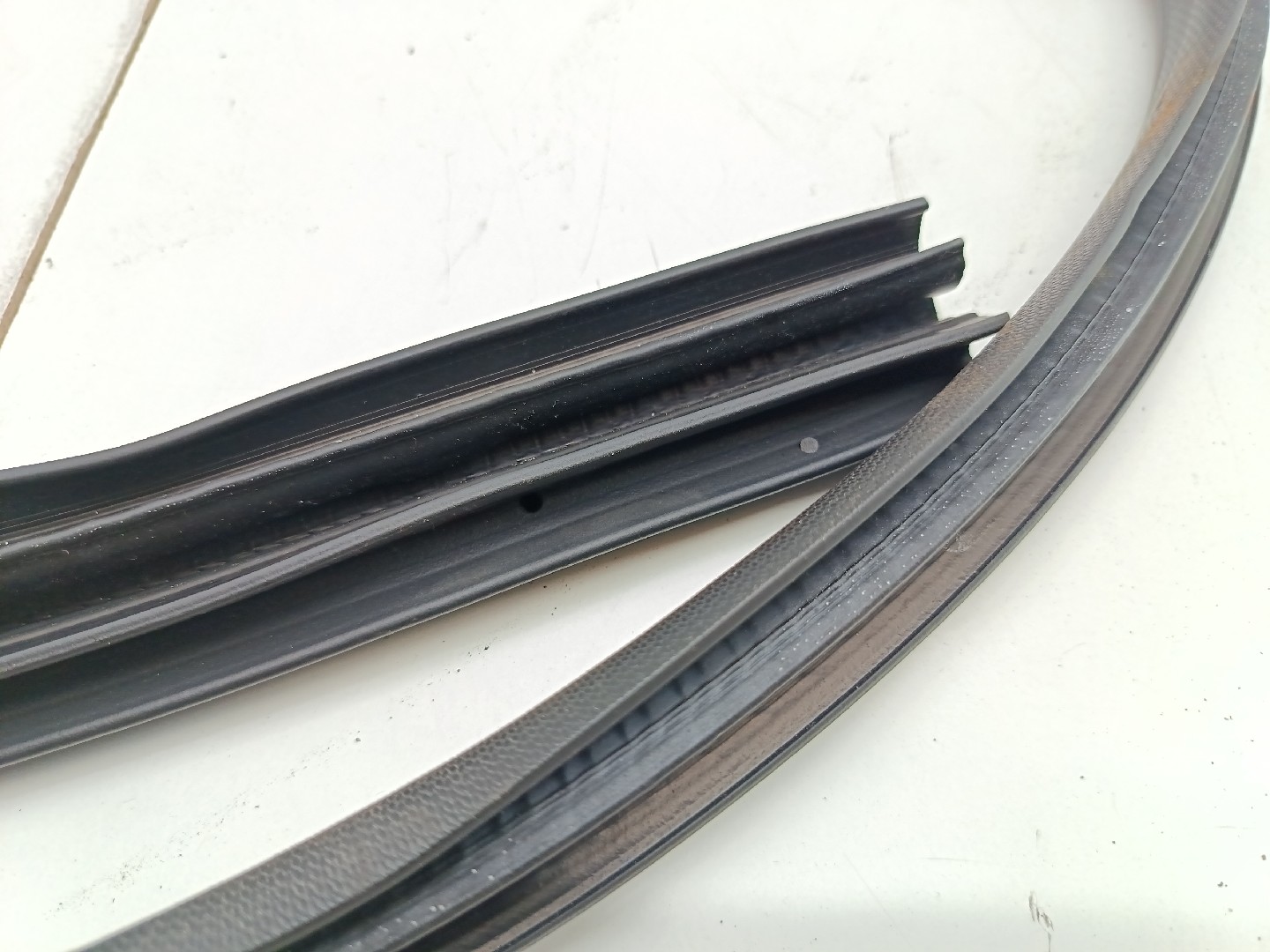 Borracha Da Porta Traseira Direita FORD FOCUS III Caixa/Hatchback | 11 -  Imagem-2