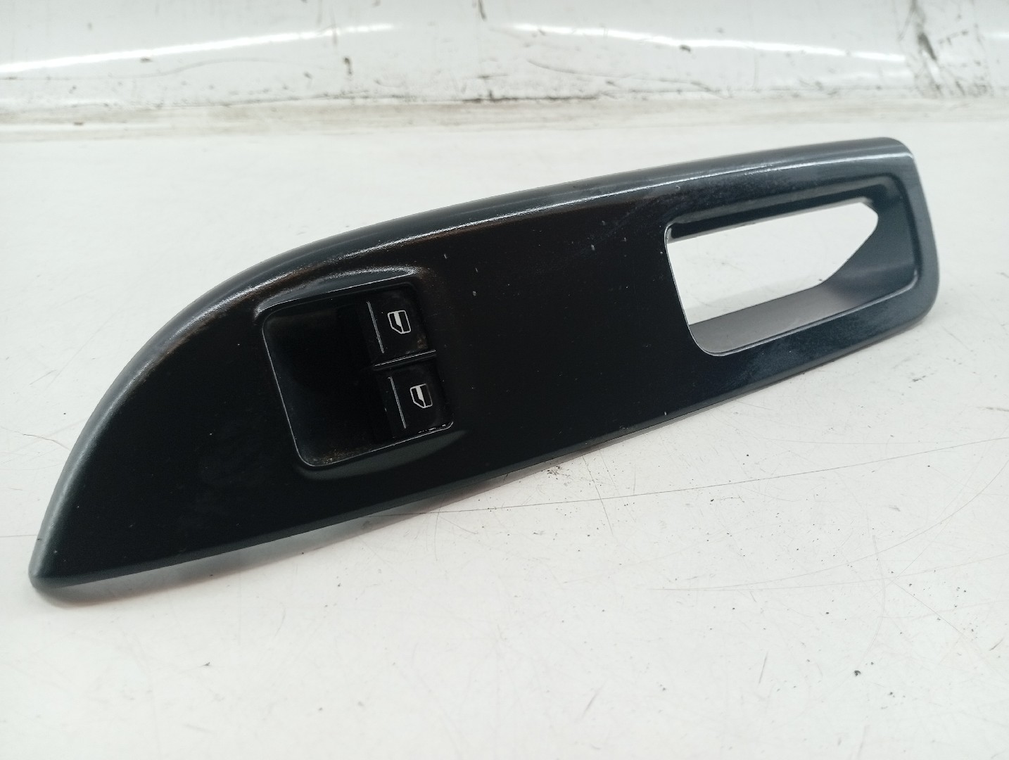Interruptor Vidros Frente Esquerdo SKODA OCTAVIA II (1Z3) | 04 - 13
