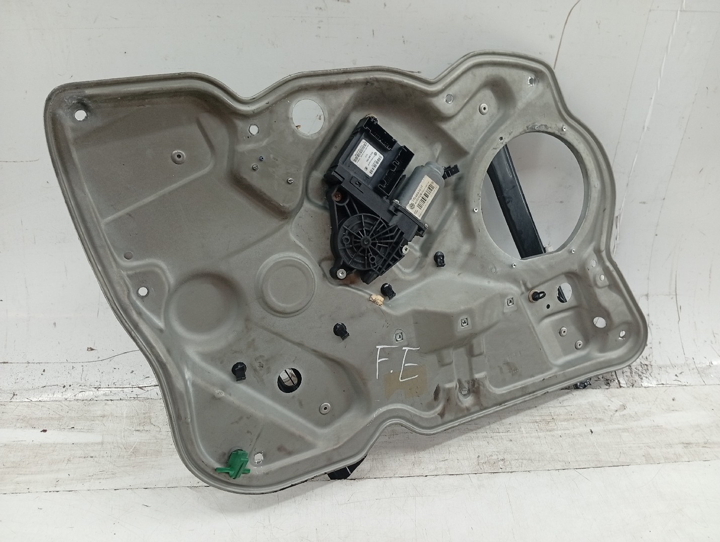 Motor e elevador de vidro frente esquerdo SKODA OCTAVIA II (1Z3) | 04 - 13
