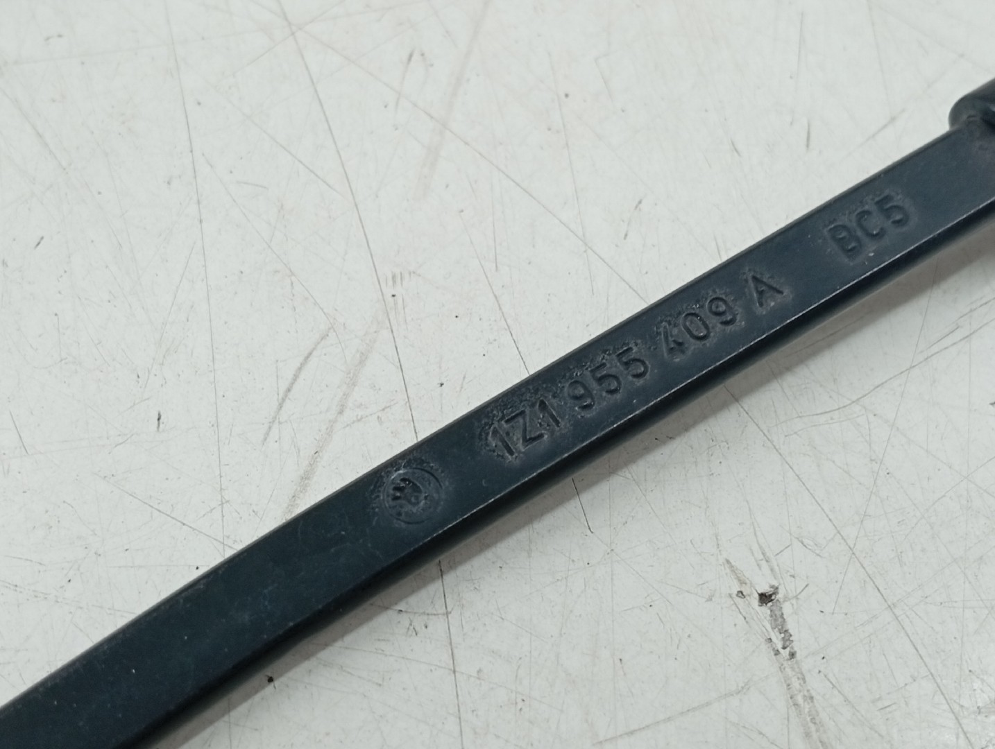 Escova Limpa Parabrisas SKODA OCTAVIA II (1Z3) | 04 - 13 Imagem-1