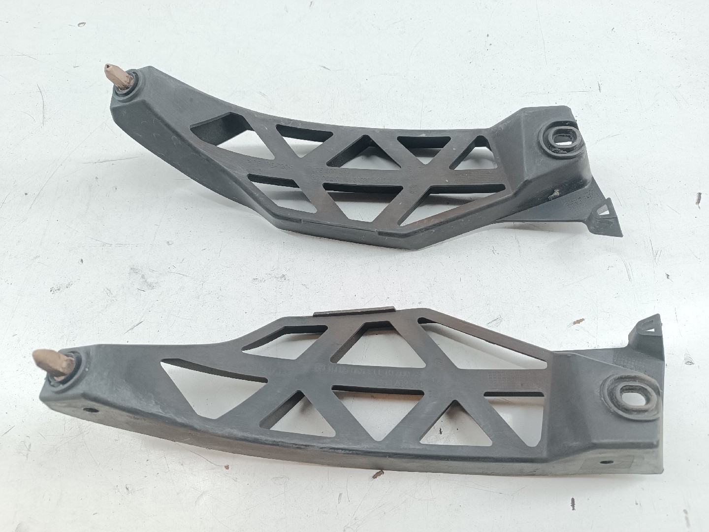 Suporte de montagem de para-choques SKODA OCTAVIA II (1Z3) | 04 - 13 Imagem-1