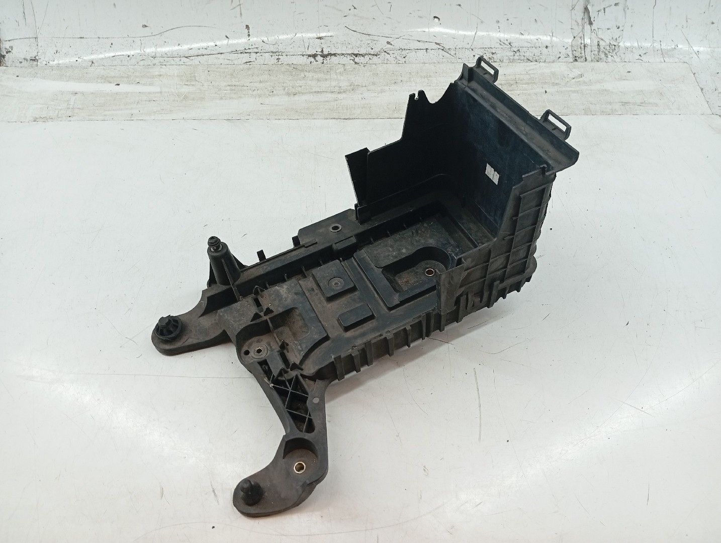 Caixa de bateria SKODA OCTAVIA II (1Z3) | 04 - 13