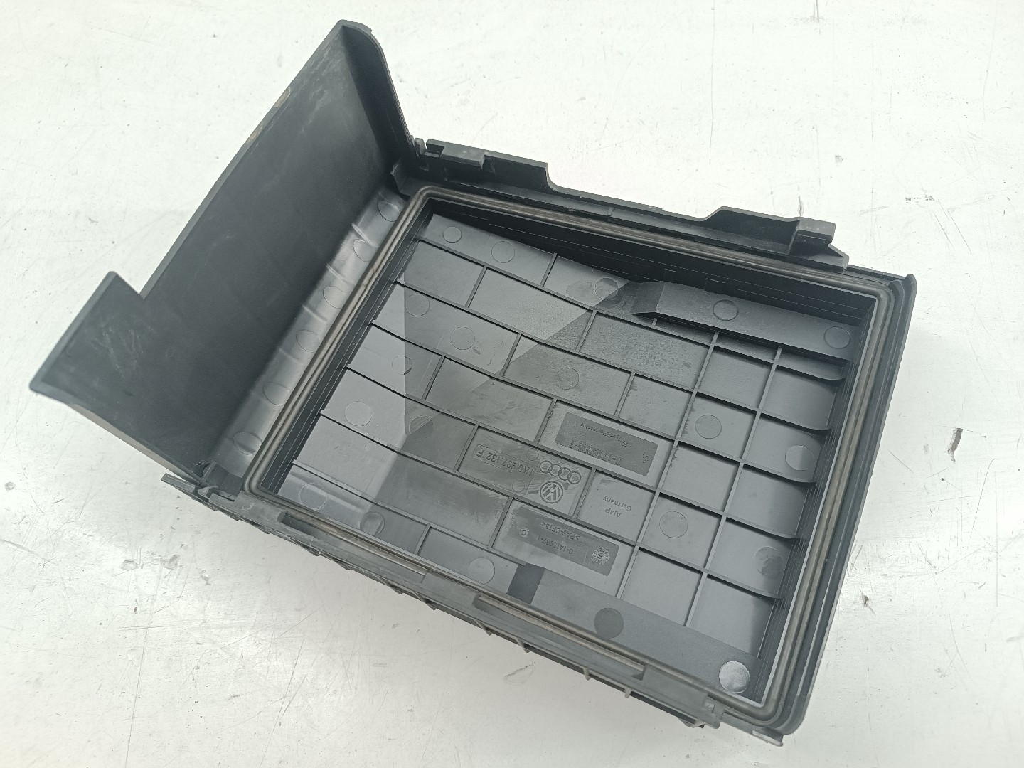 Tampa de caixa de fusiveis SKODA OCTAVIA II (1Z3) | 04 - 13 Imagem-2