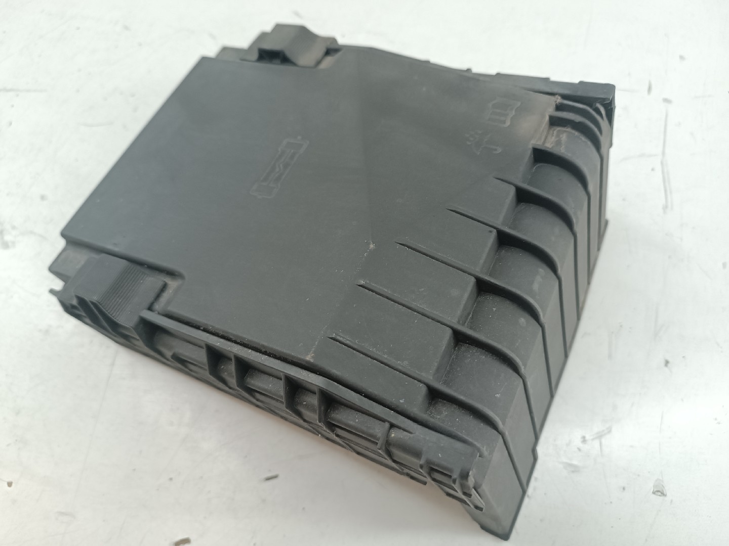Tampa de caixa de fusiveis SKODA OCTAVIA II (1Z3) | 04 - 13 Imagem-4